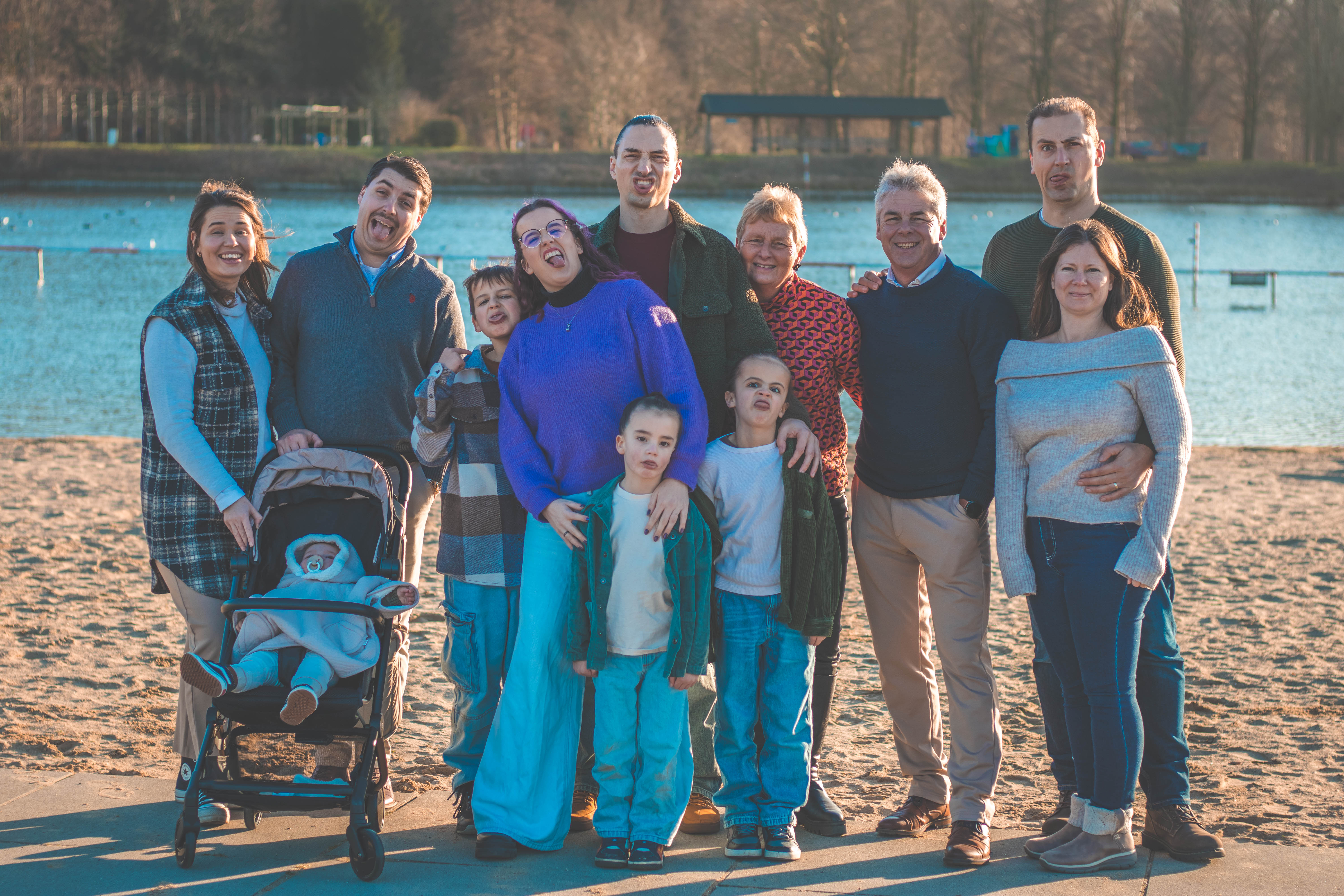 Familie shoots photo